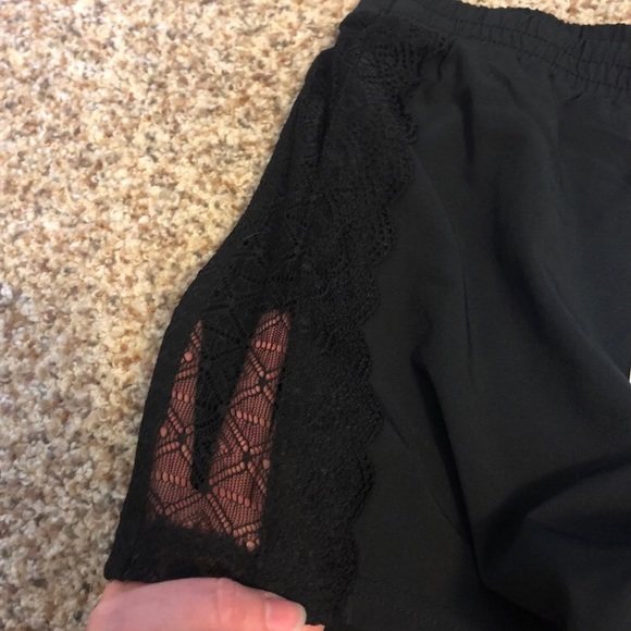 Fabletics Cynthia Lacey Layer Shorts - Picture 2 of 6